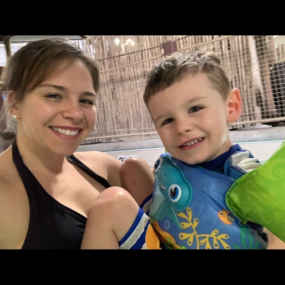 Meet your Posher, Stephanie - Picture 6 of 6